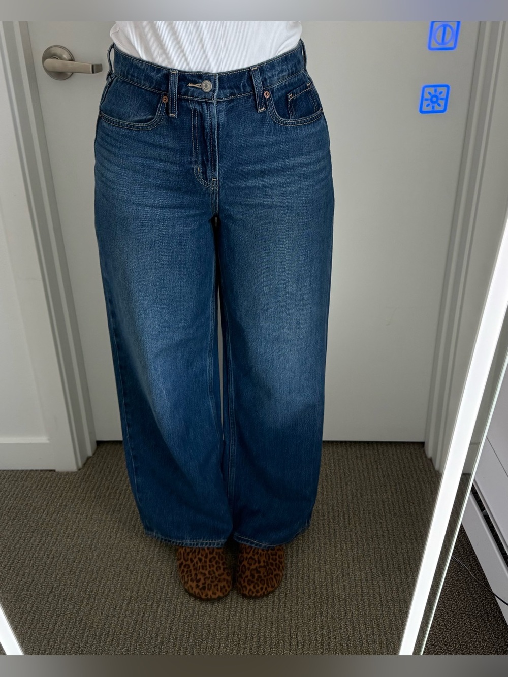 Old Navy Baggy Wide Leg Jeans Size 4